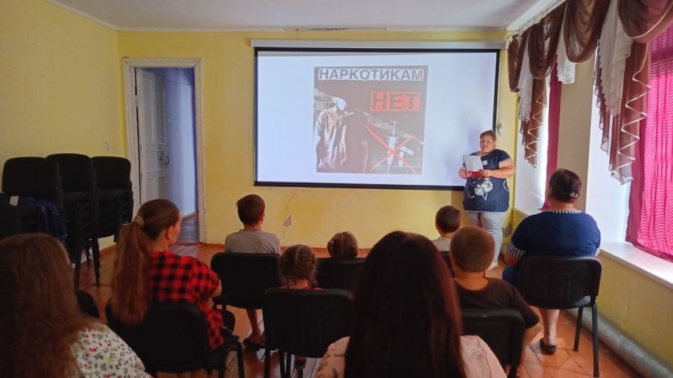 Информационный час "Скажем наркотикам нет" в Дудчинском СДК Информационный час "Скажем наркотикам нет" в Дудчинском СДК