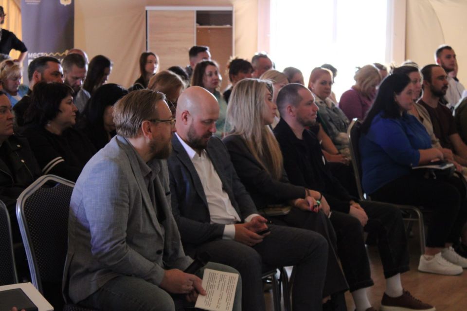 Участникам первого форума НКО Херсонской области рассказали о грантах - о том, что это такое и как их получать Участникам первого форума НКО Херсонской области рассказали о грантах - о том, что это такое и как их получать