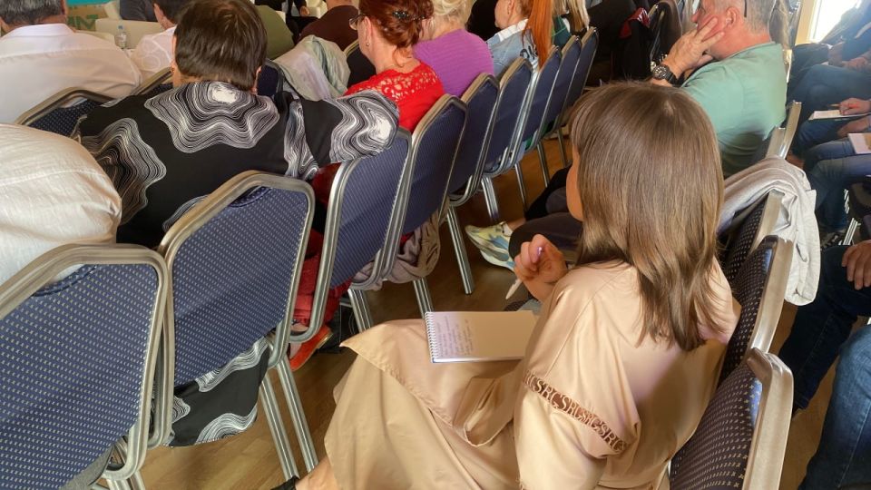 Участникам первого форума НКО Херсонской области рассказали о грантах - о том, что это такое и как их получать Участникам первого форума НКО Херсонской области рассказали о грантах - о том, что это такое и как их получать