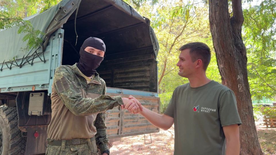 Порубочные остатки из парков Симферополя третий год передают на фронт для обогрева бойцов Порубочные остатки из парков Симферополя третий год передают на фронт для обогрева бойцов