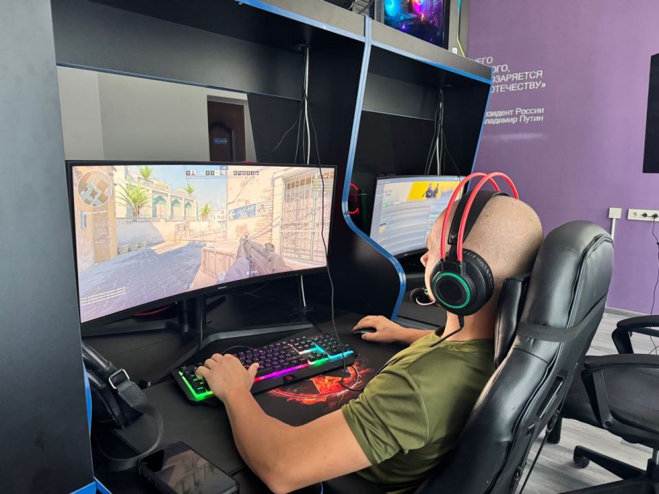 Улучшаем навыки в CS:GO. В ГАУ ХО «Дом молодежи» прошли тренировки по популярной компьютерной игре CS:GO для увлечённых юных геймеров Улучшаем навыки в CS:GO. В ГАУ ХО «Дом молодежи» прошли тренировки по популярной компьютерной игре CS:GO для увлечённых юных геймеров