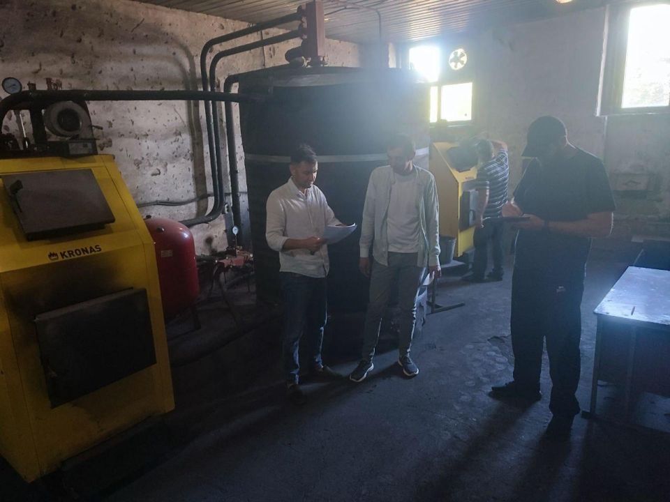 В 15-километровой зоне от ЛБС работает аварийная бригада из Кабардино-Балкарии В 15-километровой зоне от ЛБС работает аварийная бригада из Кабардино-Балкарии