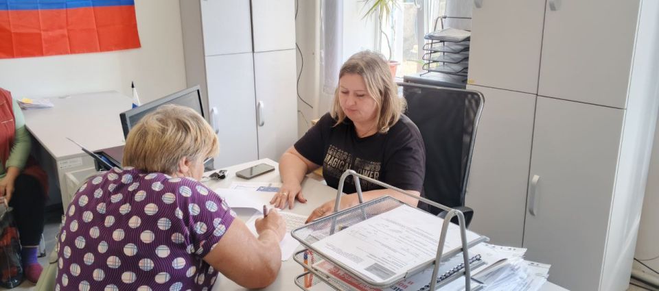 17 сентября сотрудники ГКУ ХО «Управление труда и социальной защиты Чаплинского муниципального округа» провели выездной прием граждан 17 сентября сотрудники ГКУ ХО «Управление труда и социальной защиты Чаплинского муниципального округа» провели выездной прием граждан