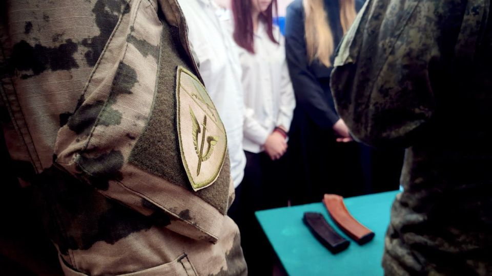 Военно-спортивные сборы для школьников прошли в Хлебодаровке Чаплинского округа Военно-спортивные сборы для школьников прошли в Хлебодаровке Чаплинского округа