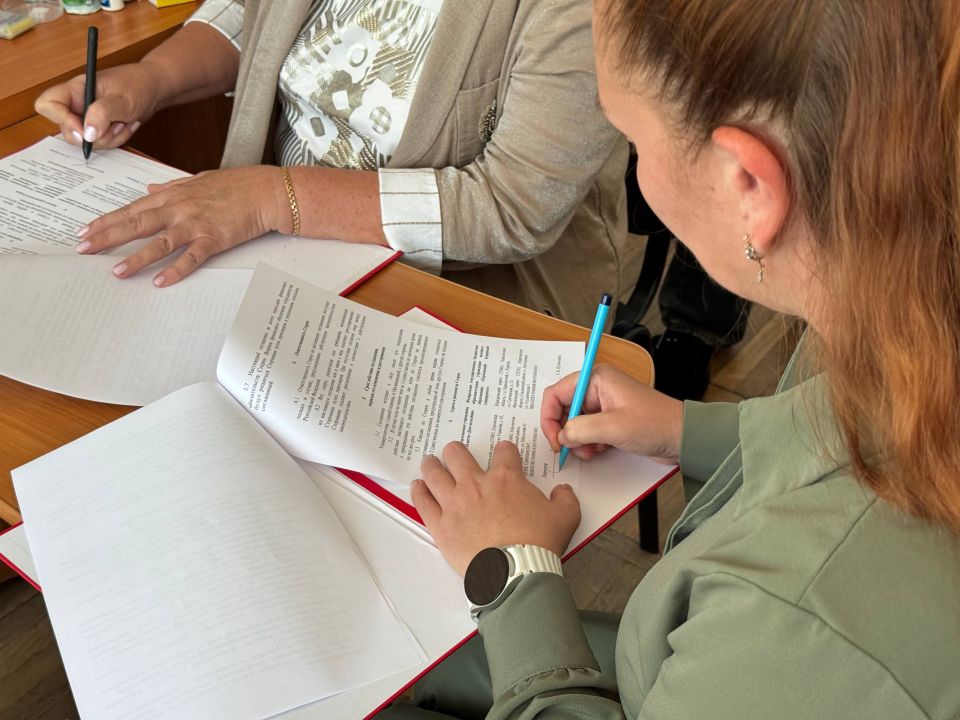 Новое партнерство. Сегодня состоялось подписание соглашения о сотрудничестве ГАУ ХО «Дом молодежи» с ФГБОУ ВО "ХАУ" В мероприятии приняли участие руководители обеих организаций и это стало важным шагом для развития... Новое партнерство. Сегодня состоялось подписание соглашения о сотрудничестве ГАУ ХО «Дом молодежи» с ФГБОУ ВО "ХАУ" В мероприятии приняли участие руководители обеих организаций и это стало важным шагом для развития...
