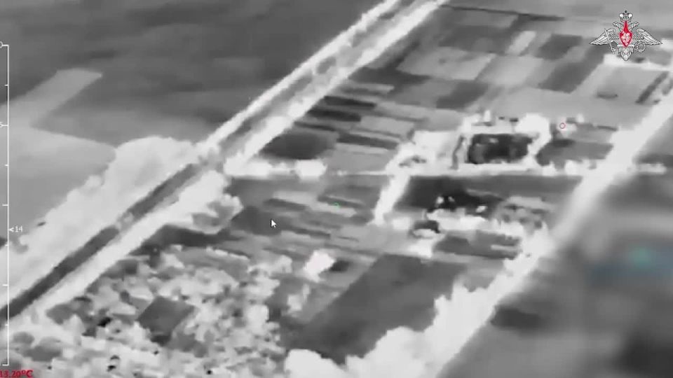 Минобороны России: Расчет ОТРК «Искандер» ВС РФ нанес ракетный удар по позиции зенитного ракетного комплекса С-300ПС ВСУ в населенном пункте Прогресс в Черниговской области