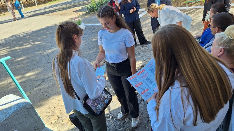 Отдел культуры, туризма, спорта и молодёжной политики администации Чаплинского муниципального округа провел антинаркотическую акцию на мероприятиях, посвящённых основанию сёл Хлебодаровки и Ивановки Отдел культуры, туризма, спорта и молодёжной политики администации Чаплинского муниципального округа провел антинаркотическую акцию на мероприятиях, посвящённых основанию сёл Хлебодаровки и Ивановки
