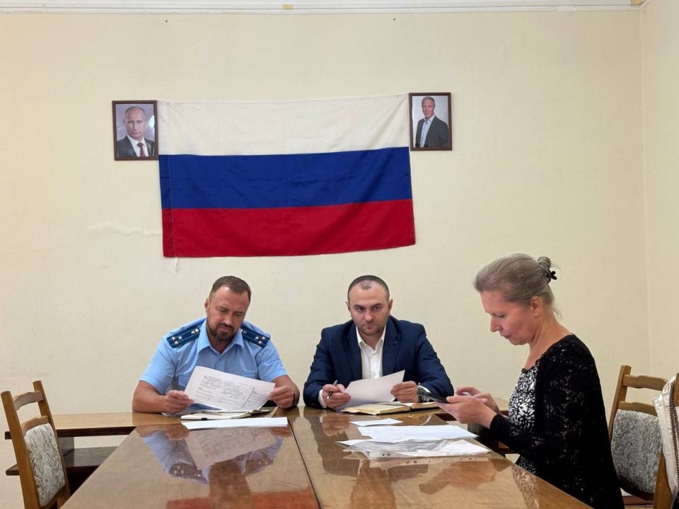 И.о. прокурора Каховского района провел выездной прием граждан в Новой Каховке И.о. прокурора Каховского района провел выездной прием граждан в Новой Каховке
