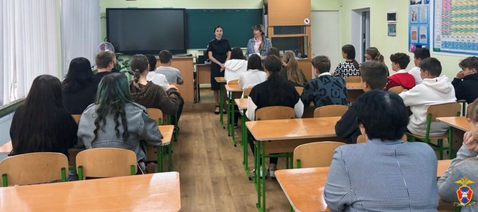 В Херсонской области сотрудники Госавтоинспекции провели занятие для школьников