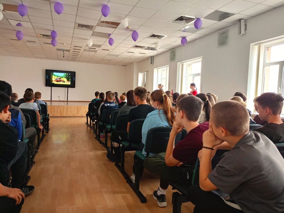 Сотрудники транспортной полиции Запорожья провели профилактическую лекцию для школьников в рамках акции «Уступи дорогу поезду» Сотрудники транспортной полиции Запорожья провели профилактическую лекцию для школьников в рамках акции «Уступи дорогу поезду»