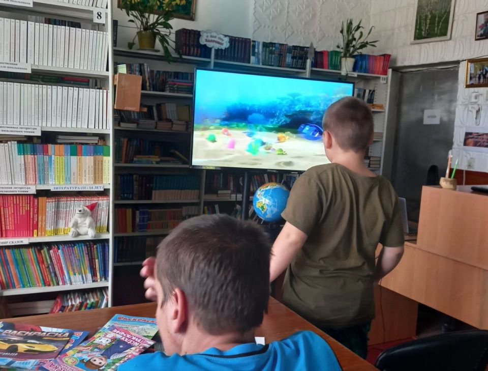 К Всемирному дню моря в Раздольненской библиотеке прошёл экологический час "Тайны морских глубин" К Всемирному дню моря в Раздольненской библиотеке прошёл экологический час "Тайны морских глубин"