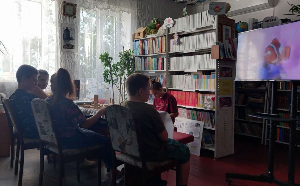 К Всемирному дню моря в Раздольненской библиотеке прошёл экологический час "Тайны морских глубин" К Всемирному дню моря в Раздольненской библиотеке прошёл экологический час "Тайны морских глубин"