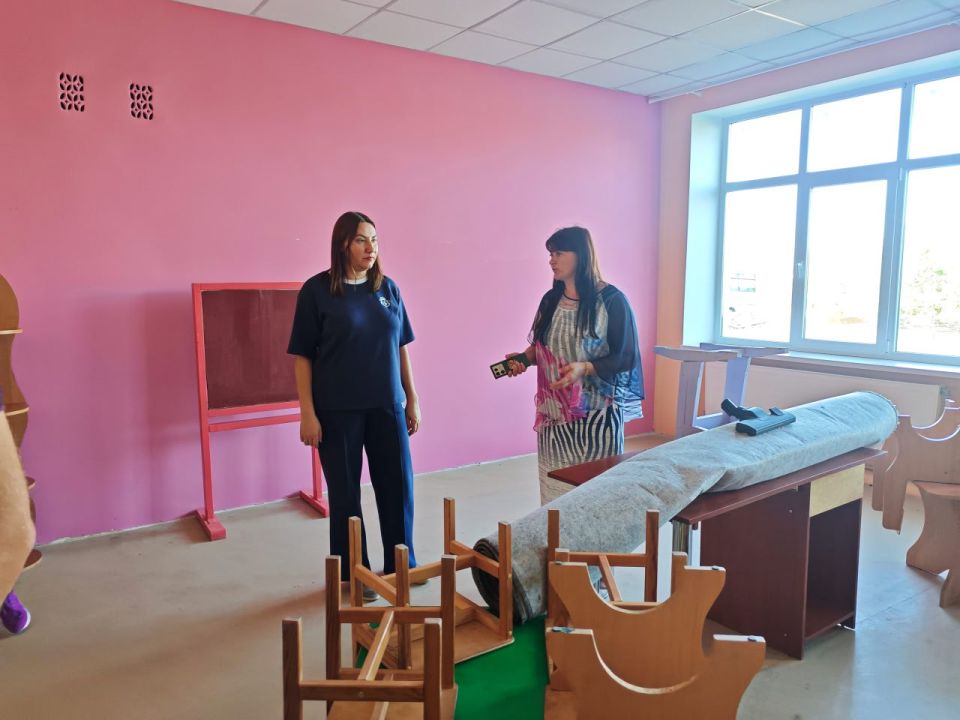 Евгения Кузьменко: В рамках рабочей поездки совместно с начальником Владимиро-Ильинского территориального отдела Григорием Юрьевичем Бочком осмотрела социальные объекты села – школу и детский сад, в которых недавно... Евгения Кузьменко: В рамках рабочей поездки совместно с начальником Владимиро-Ильинского территориального отдела Григорием Юрьевичем Бочком осмотрела социальные объекты села – школу и детский сад, в которых недавно...