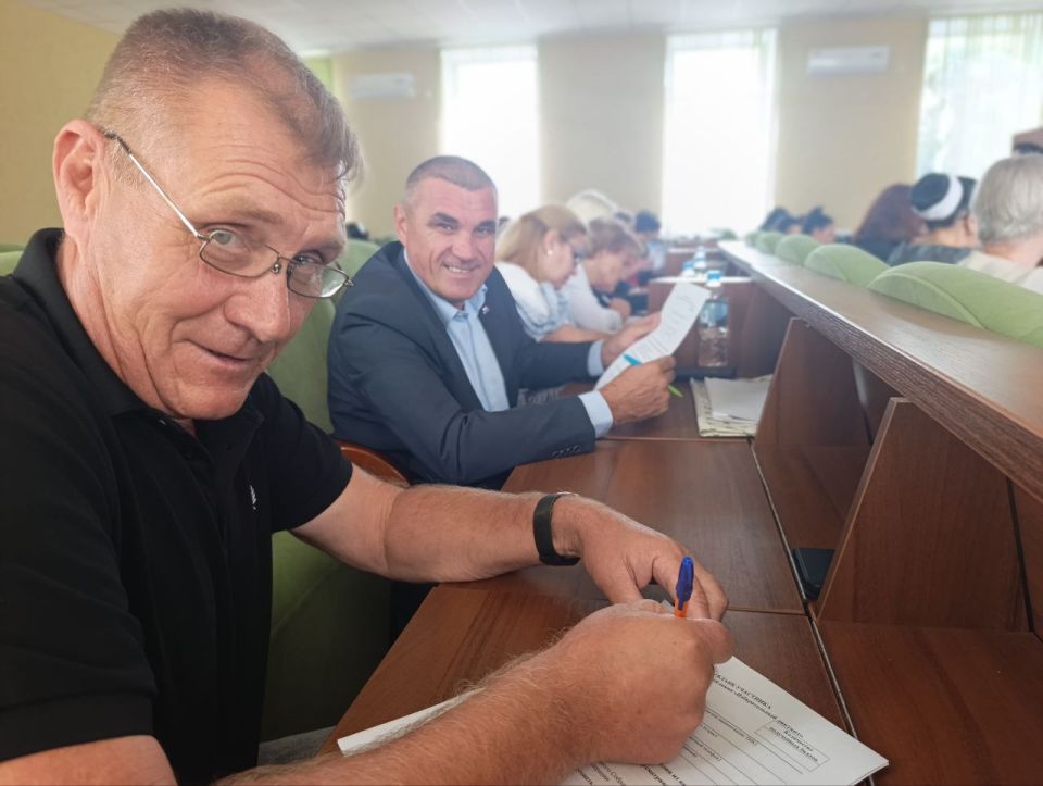 В Геническе члены избиркомов написали Избирательный диктант В Геническе члены избиркомов написали Избирательный диктант