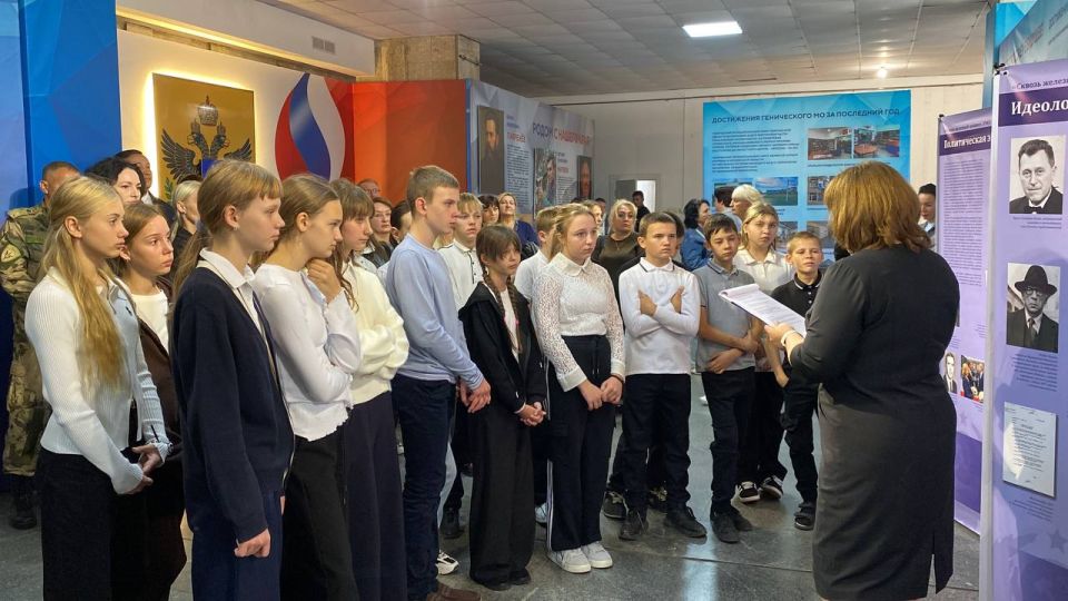 Выставку «Защита суверенитета Российского государства. История и современность» открыли Управление Минюста и «Единая Россия» в Херсонской области ко Дню воссоединения Выставку «Защита суверенитета Российского государства. История и современность» открыли Управление Минюста и «Единая Россия» в Херсонской области ко Дню воссоединения