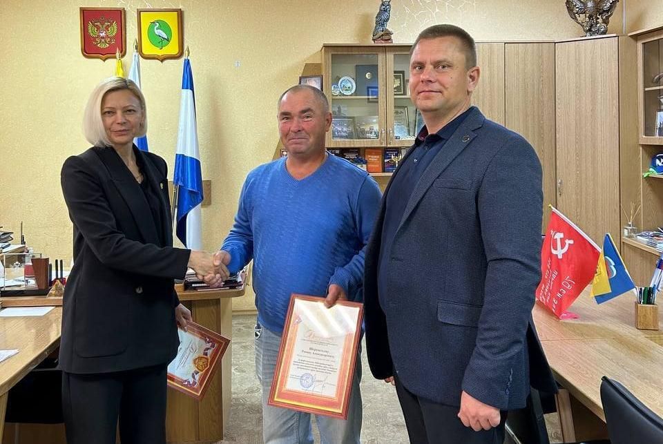 Глава Чаплинского муниципального округа наградила рязанскую бригаду Глава Чаплинского муниципального округа наградила рязанскую бригаду