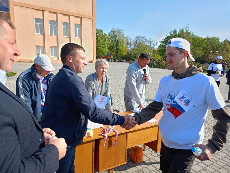 В Нижних Серогозах состоялся праздничный легкоатлетический забег, посвящённый Дню Воссоединения ДНР, ЛНР, Запорожской и Херсонской областей с Российской Федерацией В Нижних Серогозах состоялся праздничный легкоатлетический забег, посвящённый Дню Воссоединения ДНР, ЛНР, Запорожской и Херсонской областей с Российской Федерацией