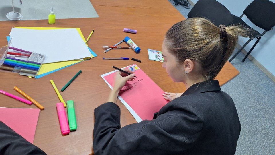 В честь Дня пожилых людей отдел культуры, туризма, спорта и молодежной политики администрации Чаплинского муниципального округа провел особую акцию для молодежи «Письмо в будущее» В честь Дня пожилых людей отдел культуры, туризма, спорта и молодежной политики администрации Чаплинского муниципального округа провел особую акцию для молодежи «Письмо в будущее»