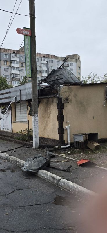 Вследствие обстрелов киевского режима за последние сутки в Херсонской области погиб один человек, два мирных жителя пострадали, сообщил губернатор Владимир Сальдо: Вследствие обстрелов киевского режима за последние сутки в Херсонской области погиб один человек, два мирных жителя пострадали, сообщил губернатор Владимир Сальдо: