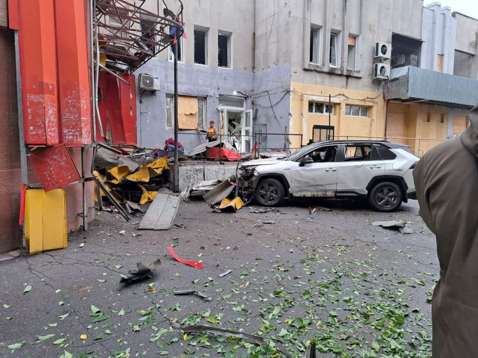 Председатель Совета депутатов Новой Каховки Владимир Леонтьев пострадал при атаке дрона, сообщил губернатор Херсонской области Председатель Совета депутатов Новой Каховки Владимир Леонтьев пострадал при атаке дрона, сообщил губернатор Херсонской области