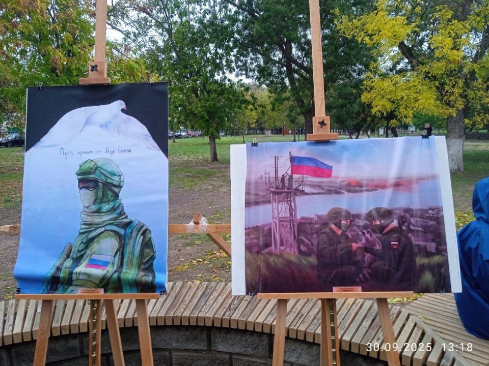 Творческий коллектив Марьяновского сельского клуба принял участие в праздничном концерте, посвящённом Дню воссоединения новых регионов с Россией, который состоялся в городе Геническ Творческий коллектив Марьяновского сельского клуба принял участие в праздничном концерте, посвящённом Дню воссоединения новых регионов с Россией, который состоялся в городе Геническ