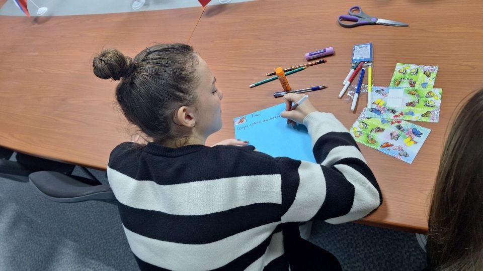 В честь Дня пожилых людей отдел культуры, туризма, спорта и молодежной политики администрации Чаплинского муниципального округа провел особую акцию для молодежи «Письмо в будущее» В честь Дня пожилых людей отдел культуры, туризма, спорта и молодежной политики администрации Чаплинского муниципального округа провел особую акцию для молодежи «Письмо в будущее»