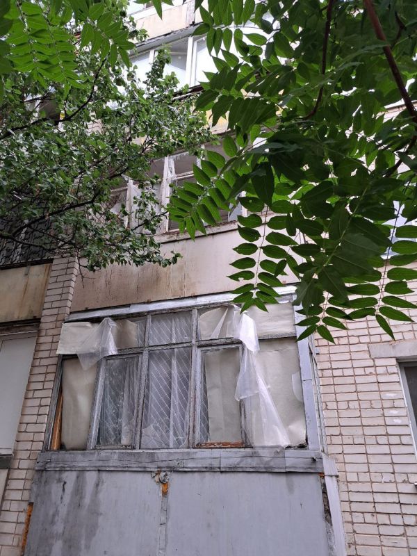 Вследствие обстрелов киевского режима за последние сутки в Херсонской области погиб один человек, два мирных жителя пострадали, сообщил губернатор Владимир Сальдо: Вследствие обстрелов киевского режима за последние сутки в Херсонской области погиб один человек, два мирных жителя пострадали, сообщил губернатор Владимир Сальдо: