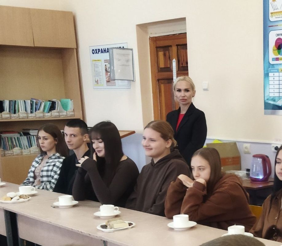 Телемосты #МЫВМЕСТЕ: реализация молодёжной политики Телемосты #МЫВМЕСТЕ: реализация молодёжной политики
