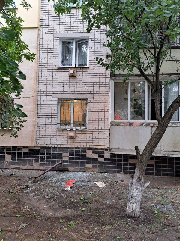 Вследствие обстрелов киевского режима за последние сутки в Херсонской области погиб один человек, два мирных жителя пострадали, сообщил губернатор Владимир Сальдо: Вследствие обстрелов киевского режима за последние сутки в Херсонской области погиб один человек, два мирных жителя пострадали, сообщил губернатор Владимир Сальдо: