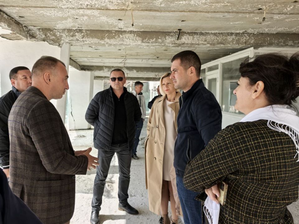 В Культурно-досуговом центре в Чаплинском округе, включенном в народную программу "Единой России", завершены работы по демонтажу и подготовке поверхностей В Культурно-досуговом центре в Чаплинском округе, включенном в народную программу "Единой России", завершены работы по демонтажу и подготовке поверхностей
