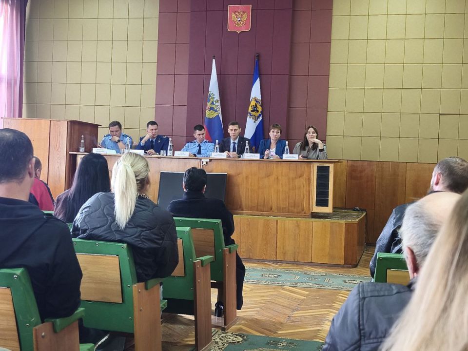 В Новотроицком муниципальном округе прошло заседание межведомственной рабочей группы, посвящённое соблюдению законодательства о ценообразовании