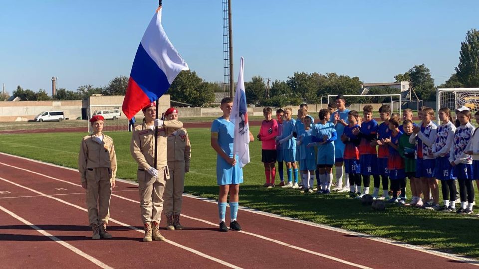 Турнир по дворовому футболу «Уличная Лига» в Геническе Турнир по дворовому футболу «Уличная Лига» в Геническе