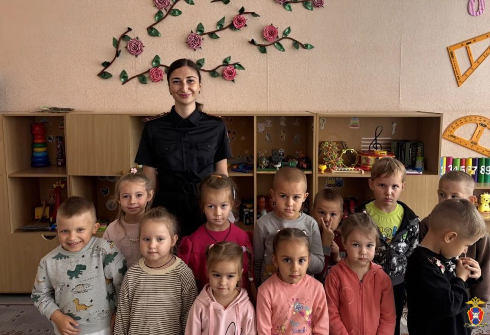 В Херсонской области сотрудники Госавтоинспекции провели профилактическое мероприятие для дошкольников