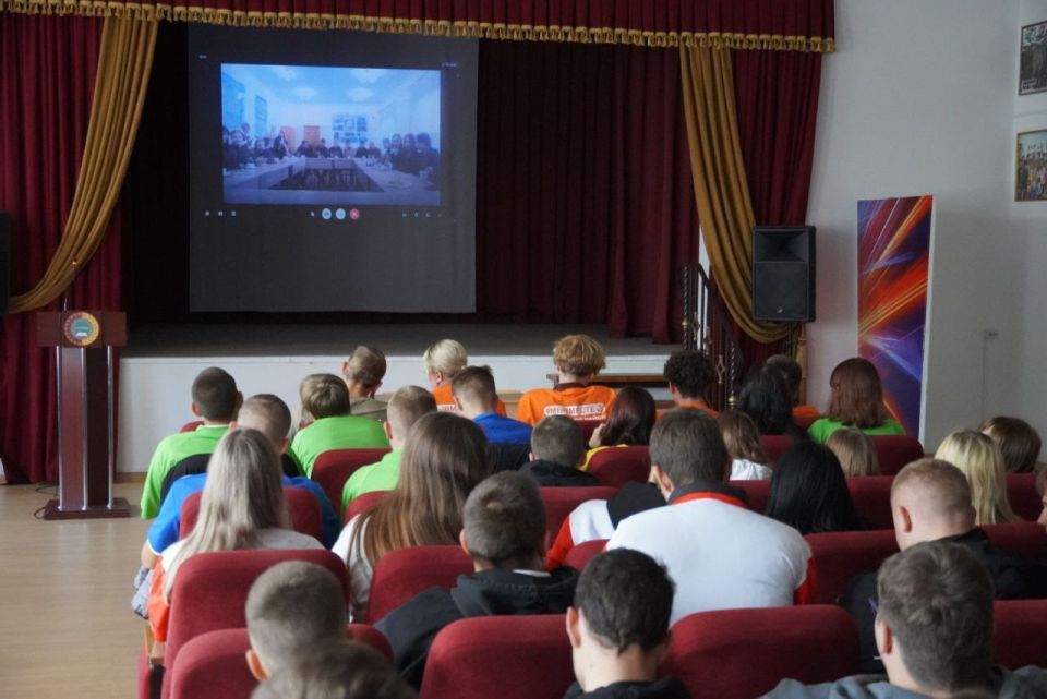 Телемосты #МЫВМЕСТЕ: реализация молодёжной политики Телемосты #МЫВМЕСТЕ: реализация молодёжной политики