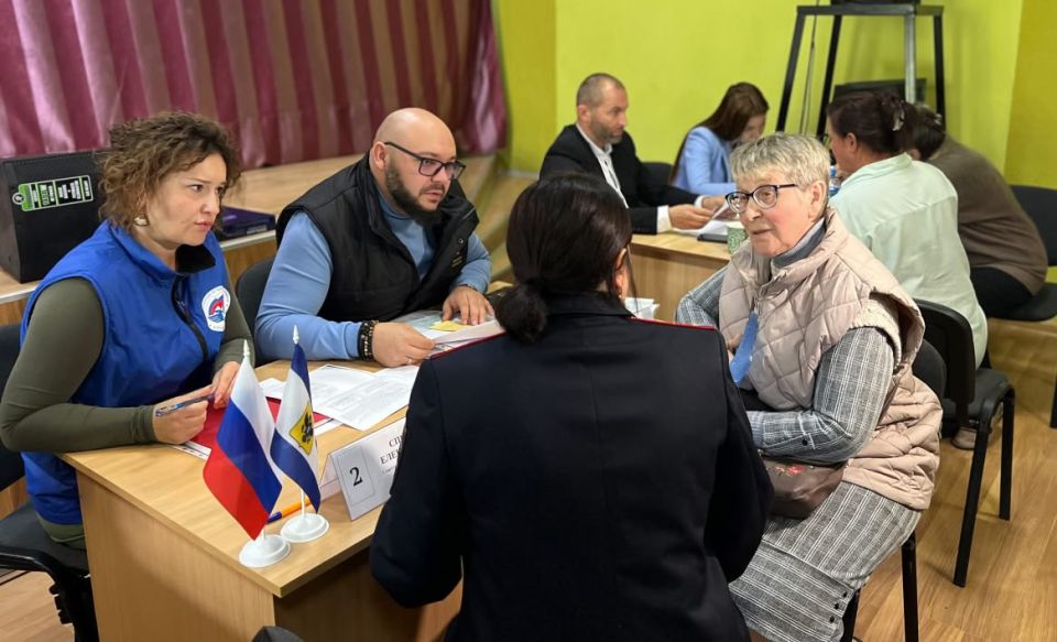 Владимир Сальдо: В Каховском МО прошла встреча мобильной приёмной с гражданами