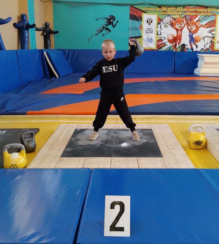 Юные каховчане успешно выступили на соревнованиях по гиревому спорту Юные каховчане успешно выступили на соревнованиях по гиревому спорту