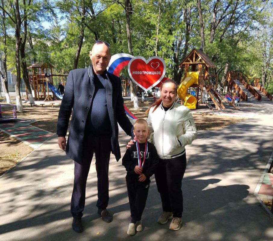 Юные каховчане успешно выступили на соревнованиях по гиревому спорту Юные каховчане успешно выступили на соревнованиях по гиревому спорту