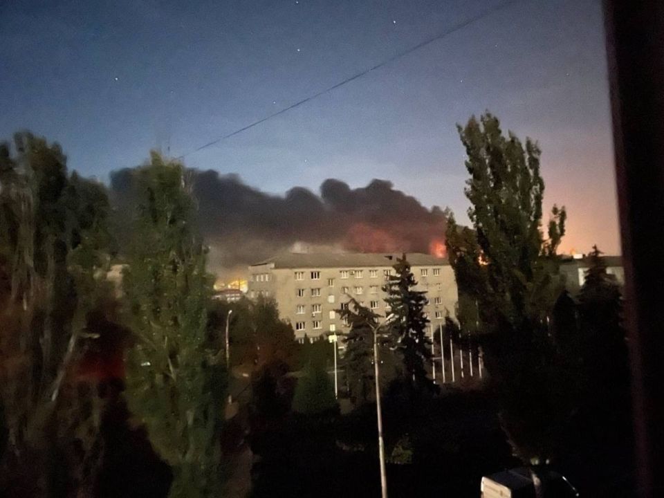 Фото пожара на ТЭЦ в Краматорске после прилета публикуют местные паблики Фото пожара на ТЭЦ в Краматорске после прилета публикуют местные паблики