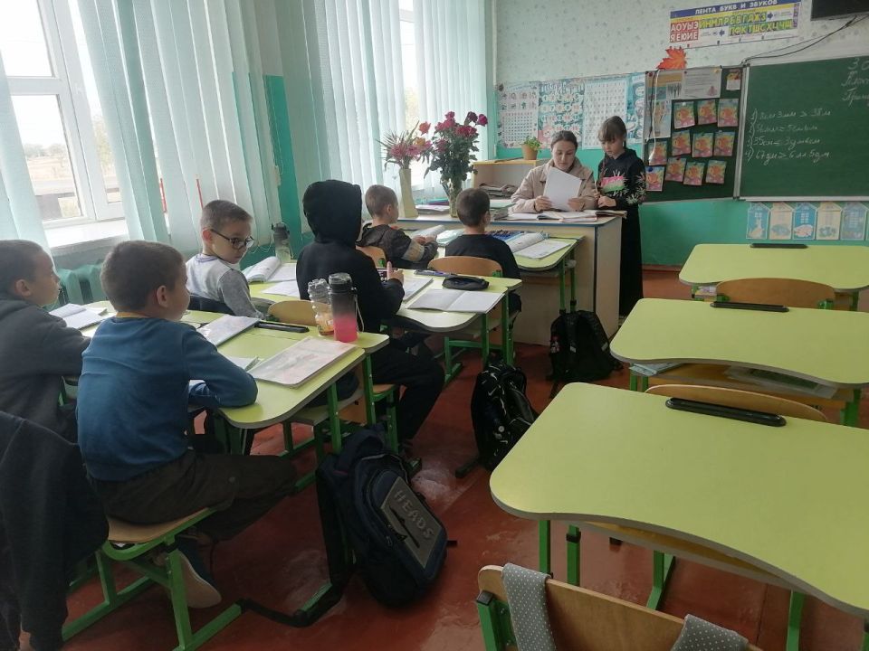 3 октября в ГБОУ ХО "Новоалександровская школа Нижнесерогозского района" прошёл День самоуправления, приуроченный ко Дню учителя 3 октября в ГБОУ ХО "Новоалександровская школа Нижнесерогозского района" прошёл День самоуправления, приуроченный ко Дню учителя