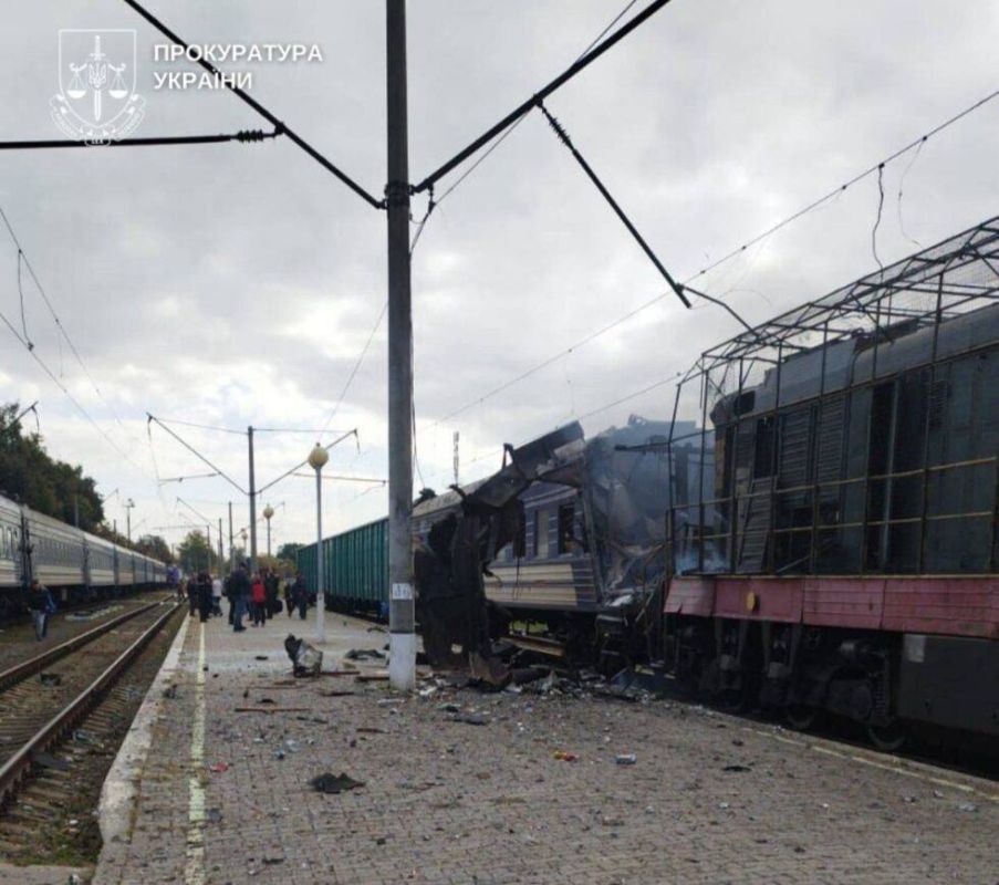 Еще кадры удара по поезду Шостка-Киев Еще кадры удара по поезду Шостка-Киев