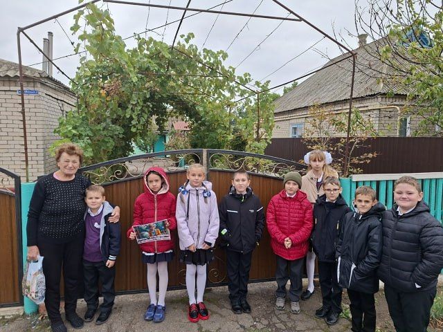 В образовательных организациях региона состоялись мероприятия ко Дню учителя В образовательных организациях региона состоялись мероприятия ко Дню учителя