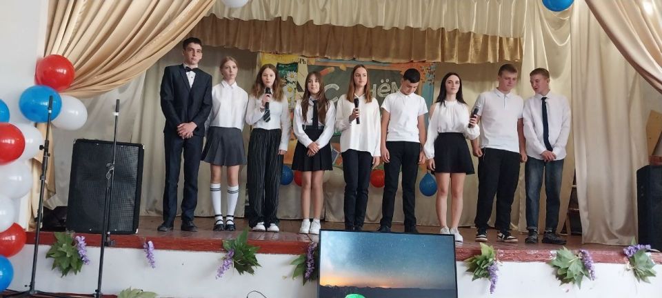 В преддверии Дня учителя в Чернянской школе состоялся концерт В преддверии Дня учителя в Чернянской школе состоялся концерт