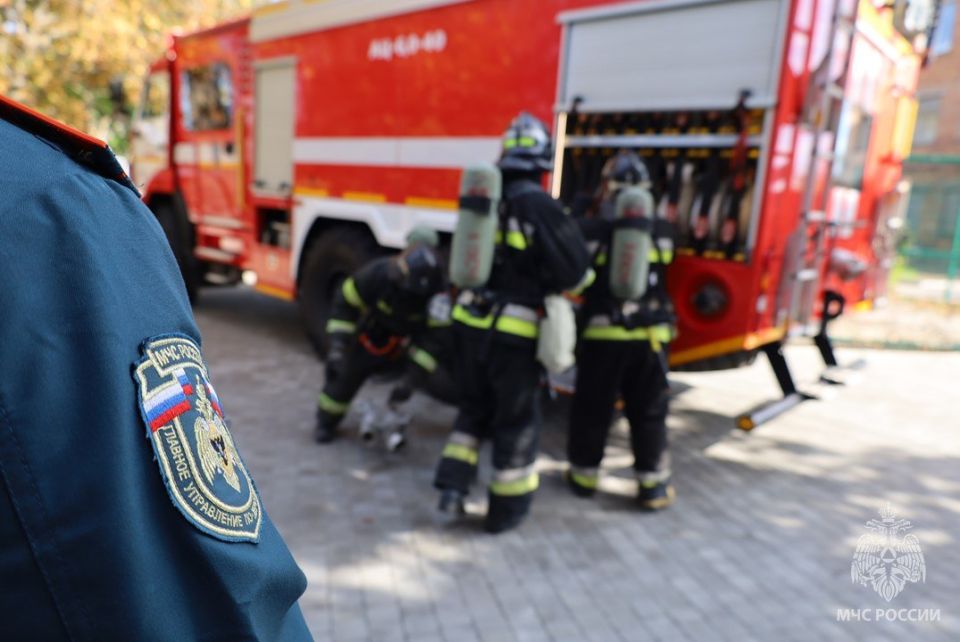 В Геническом медколледже прошли учения по пожарной безопасности при участии МЧС России В Геническом медколледже прошли учения по пожарной безопасности при участии МЧС России