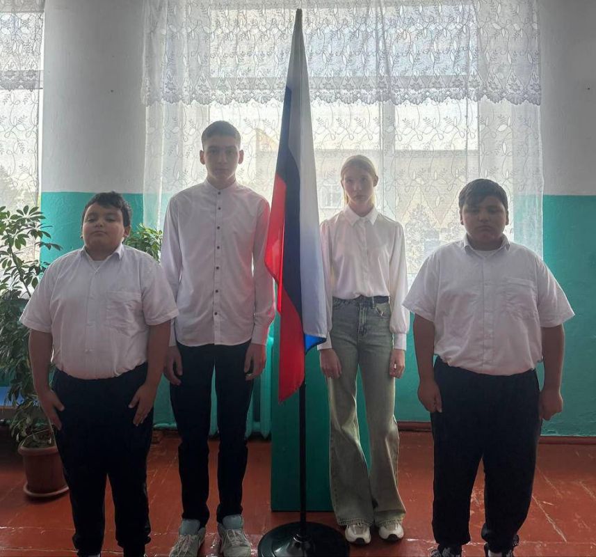 В Чернянской школе состоялись "Разговоры о важном" на тему "Цифровой суверенитет страны"