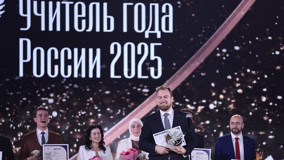 Победитель всероссийского конкурса «Учитель года России — 2025» Дмитрий Баланчуков рассказал о своих планах по развитию китайского языка в Белгородской области