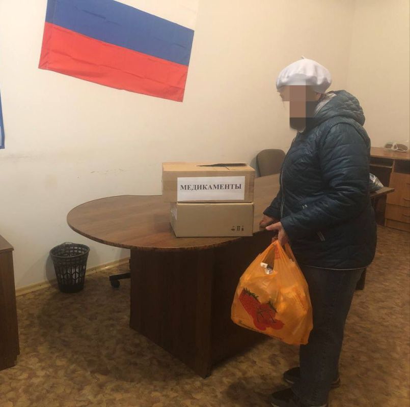 Администрация Каховского округа оказала помощь медикаментами маломобильному жителю
