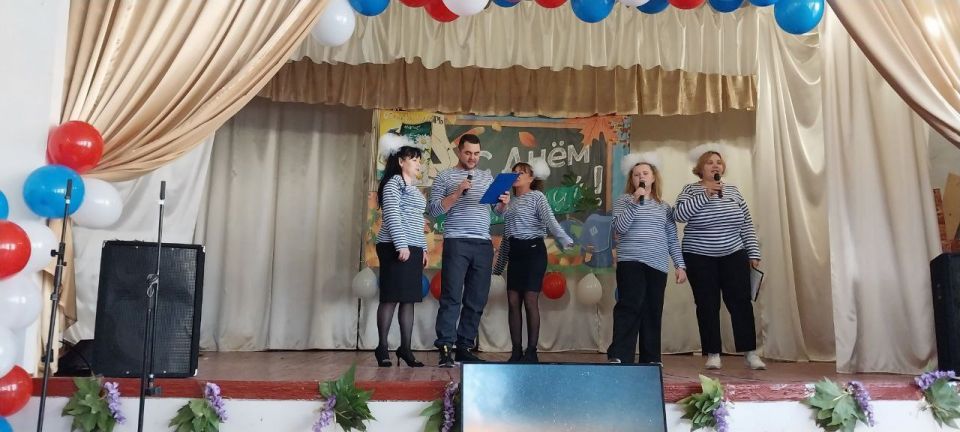 В преддверии Дня учителя в Чернянской школе состоялся концерт В преддверии Дня учителя в Чернянской школе состоялся концерт