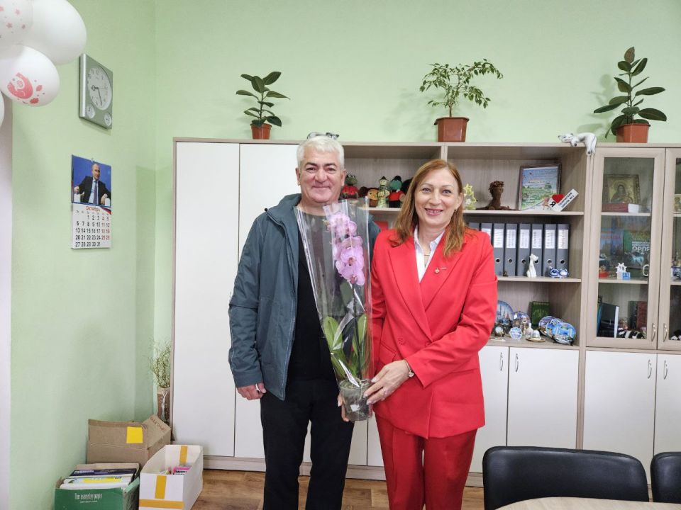 Павел Тропкин: Дорогие наши учителя, пелагоги! С праздником!