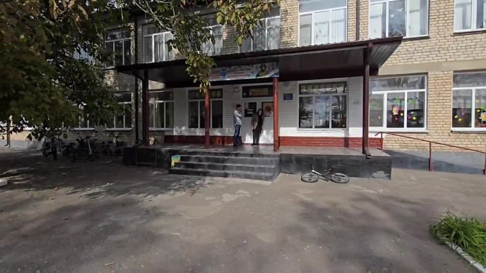 Рамиль Замалетдинов: В честь дня учителя поздравил педагогический коллектив Петровской школы Генического муниципального округа