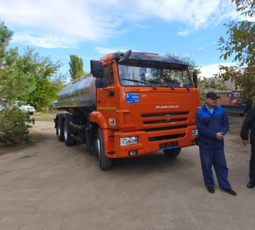 Рязанская область передала ГУП ХО «ОБЛВОДОКАНАЛ» новую автоцистерну-водовозку Рязанская область передала ГУП ХО «ОБЛВОДОКАНАЛ» новую автоцистерну-водовозку